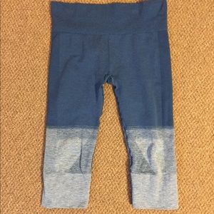 Lululemon crops size 8